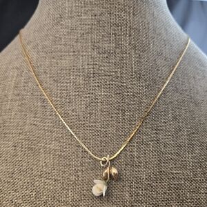 Delicate Gold Necklace with White Rose Pendant Giovanni